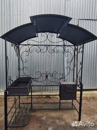 Мангал с крышей