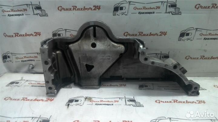 Крышка плиты двигателя верхняя Volvo 20712265