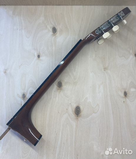 Гриф гитарный с колками