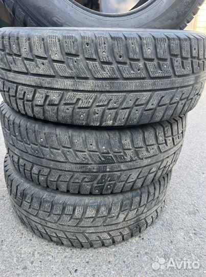 Kumho I'Zen KW22 235/65 R17