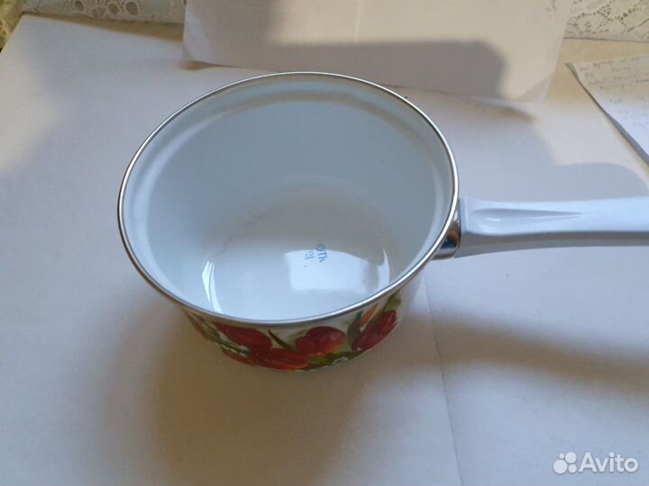 Эмалированная кастрюля-ковш