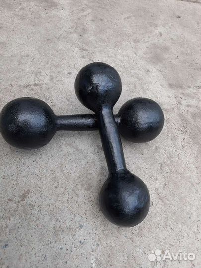 Набор гантелей