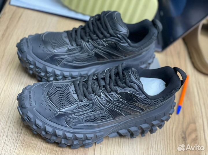 Balenciaga Defender