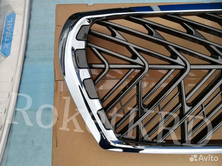 Решетка радиатора Тойота Ленд Крузер 200 трд