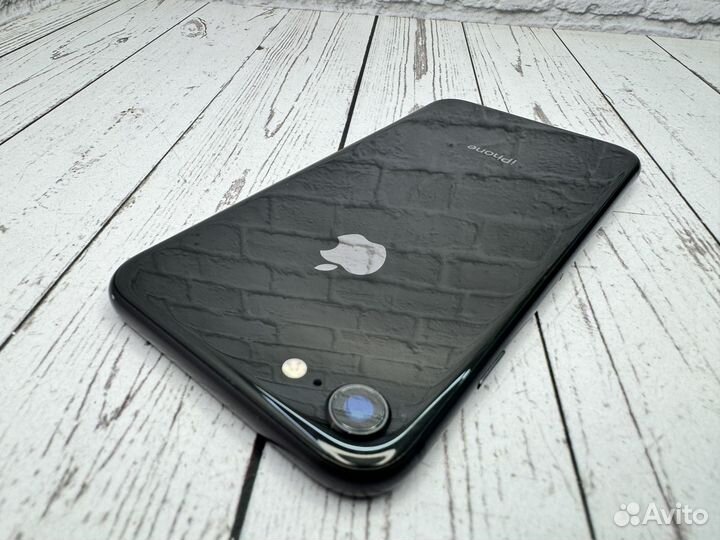 iPhone 8, 64 ГБ