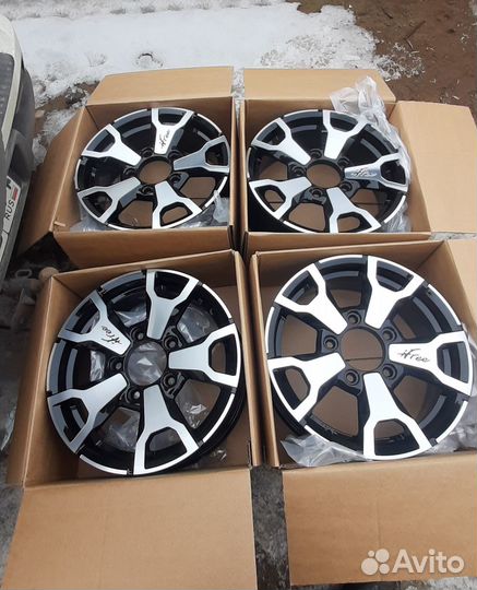 Диски литые R16 5*139.7 Ifree Тайган Black jack