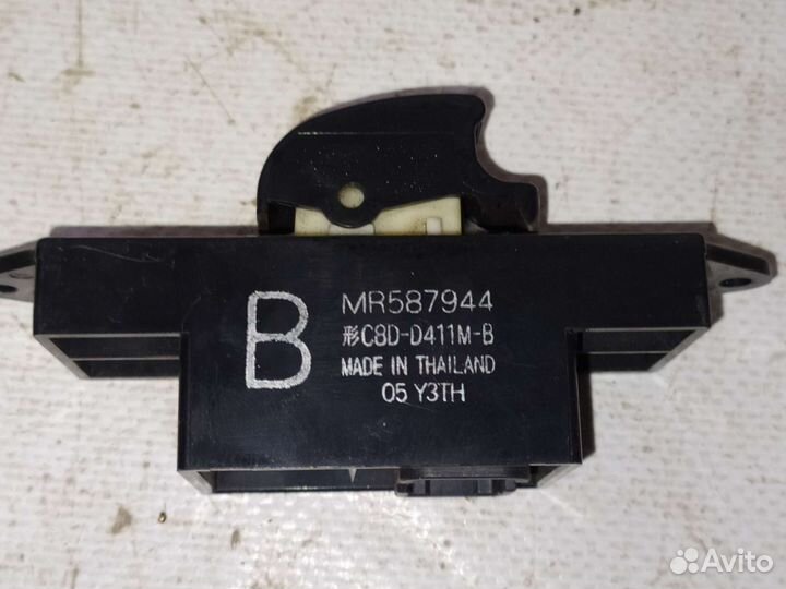 Кнопка стеклоподъëмника Mitsubishi ASX