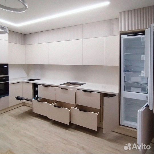 Кухонный гарнитур в Наличии