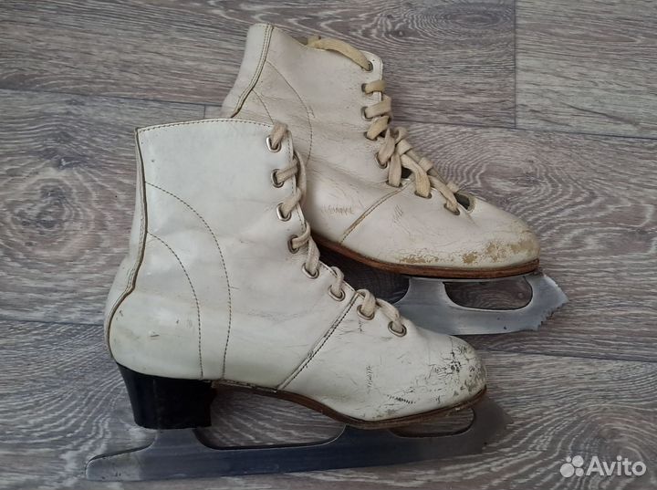 Коньки 83год