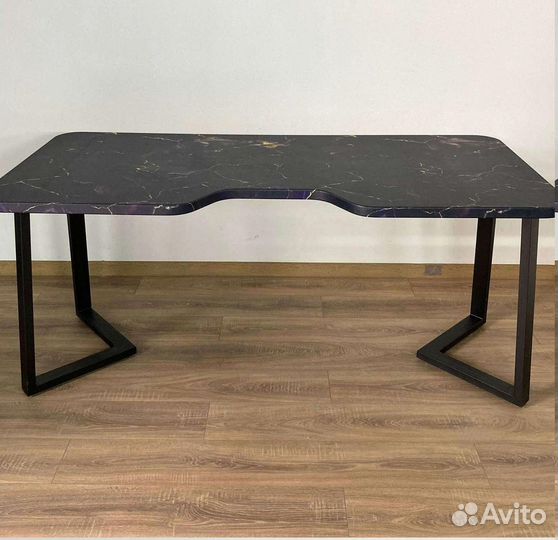 Компьютерный стол 'Free Cat'