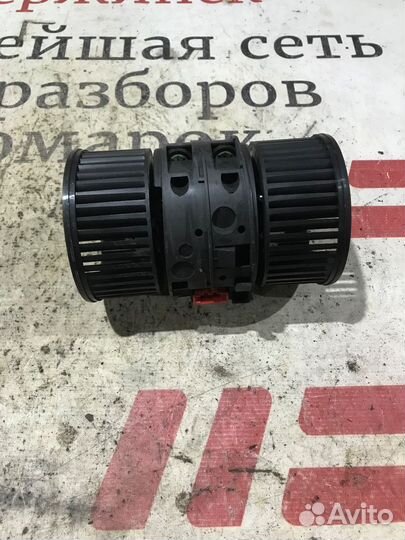 Моторчик отопителя Renault Megane III (2008—2014)