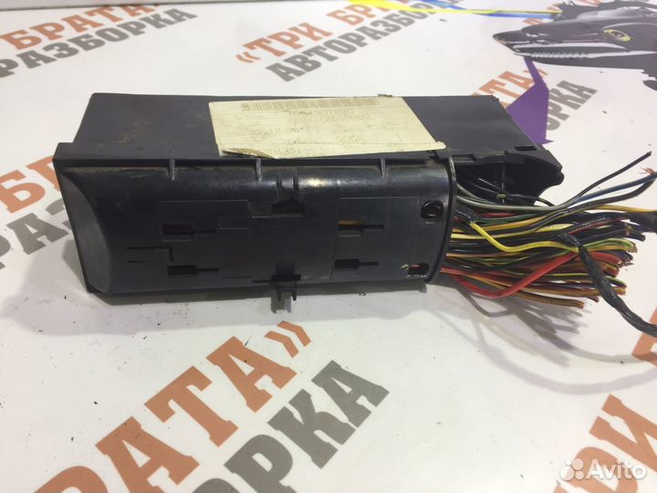 Фольксваген Поло Блок предохранителей