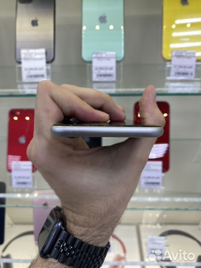 iPhone 6S, 32 ГБ