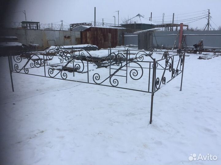 Оградки столики скамейки