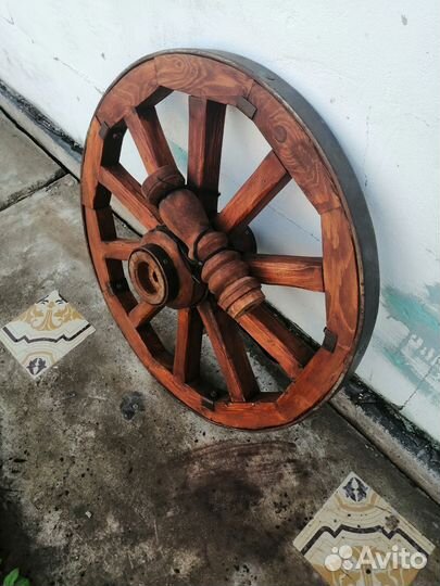 Колесо от телеги деревянное