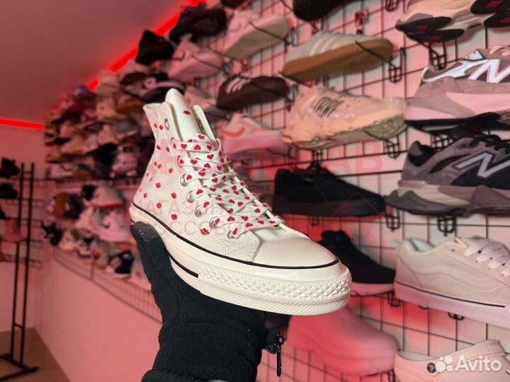 Converse Chuck 70 Embroidered Lips High Love Me-Vintage White