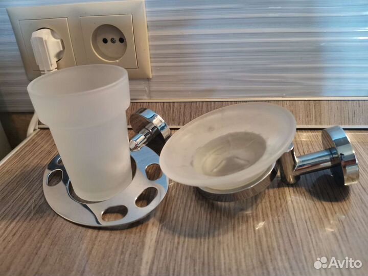 Набор д/ванной комнаты (полочка,мыльница,стакан)