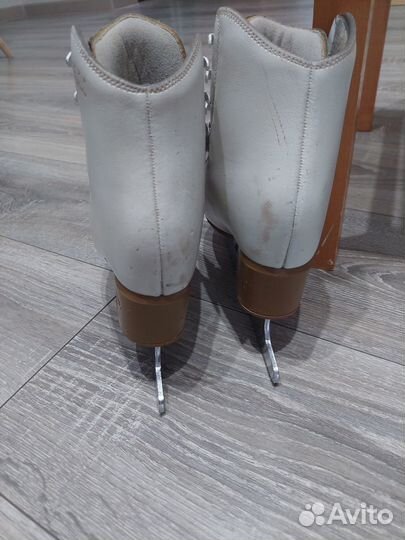 Фигурные коньки edea 205