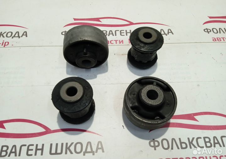 Комплект сайлентблоков переднего рычага VAG