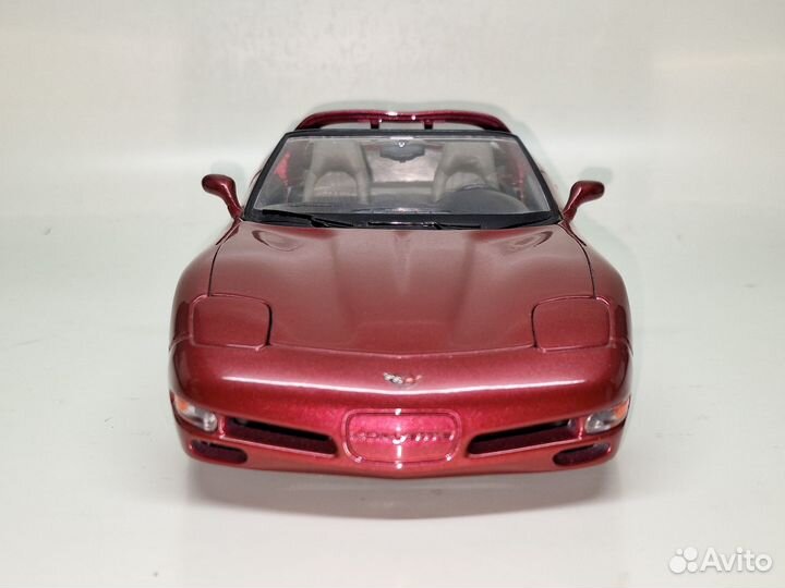 1997 Chevrolet Corvette C5 (Burago 1:18)