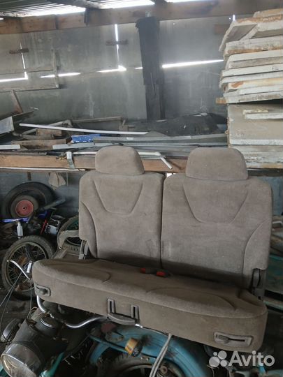 Заднее сиденье mitsubishi chariot