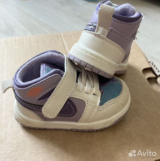 Кроссовки детские
