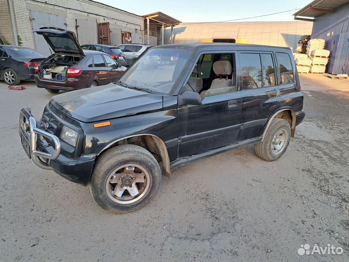В разборе Suzuki Vitara 1: Chevrolet Geo Tracker