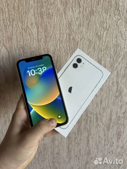 iPhone 11, 64 ГБ
