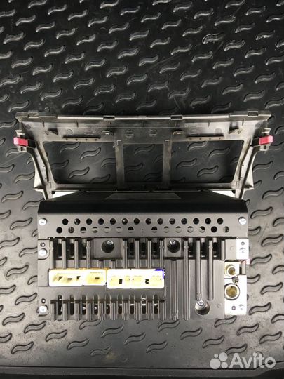 Магнитола на Тойота Ярис