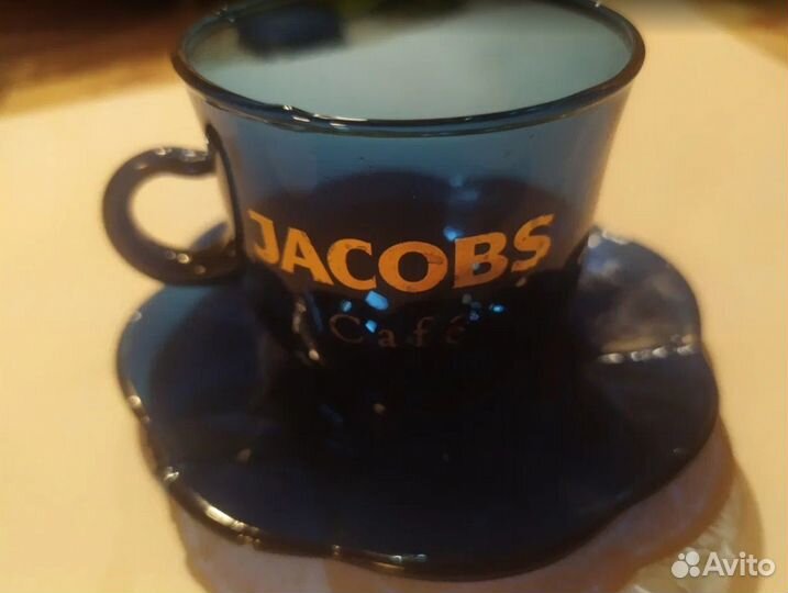 Набор кофейных чашек с блюдцами