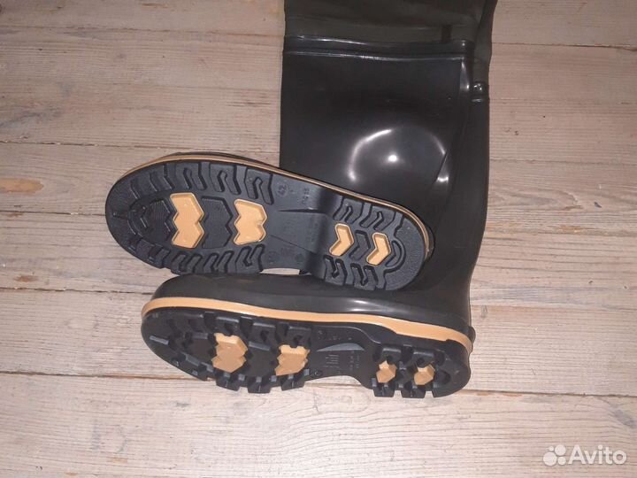 Болотные сапоги