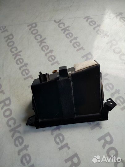 Пепельница Nissan Fuga 2006