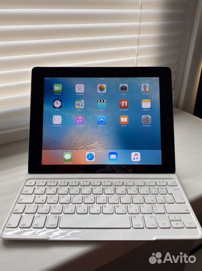 Apple iPad 2 с клавиатурой
