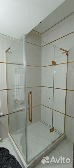 Стеклянная перегородка для ванной