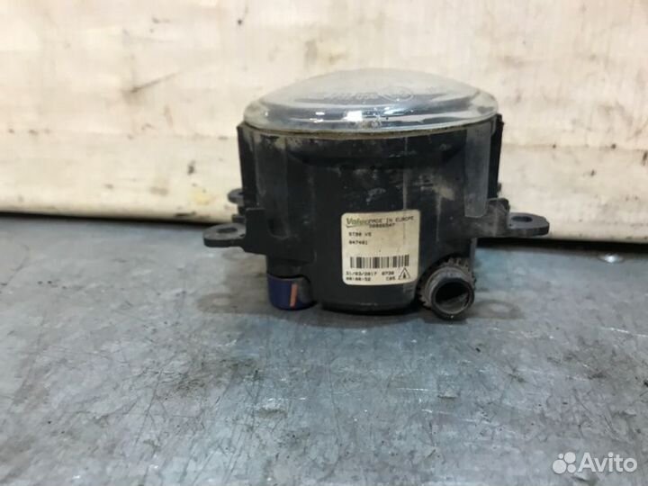 Фара противотуманная передняя Renault Sandero