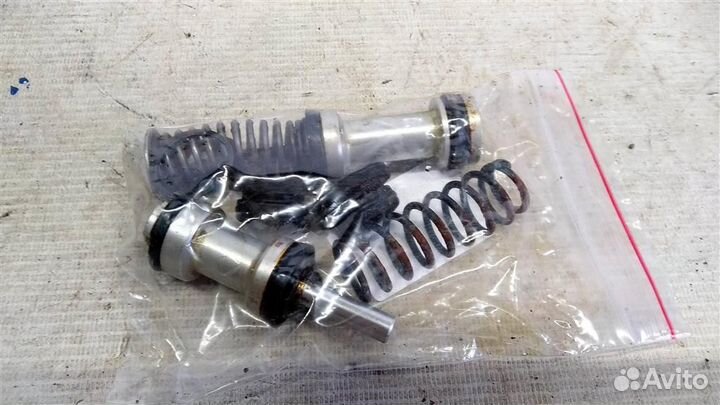 Ремкомплект цилиндра главного тормозного Ford Tra