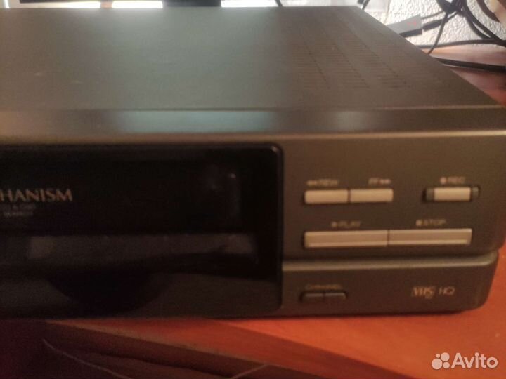 Видеомагнитофон Toshiba (Japan)