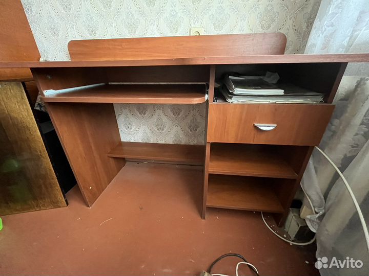 Компьютерный стол