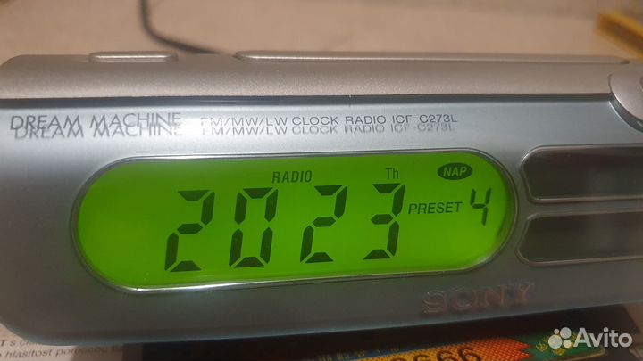Часы радио будильник Sony