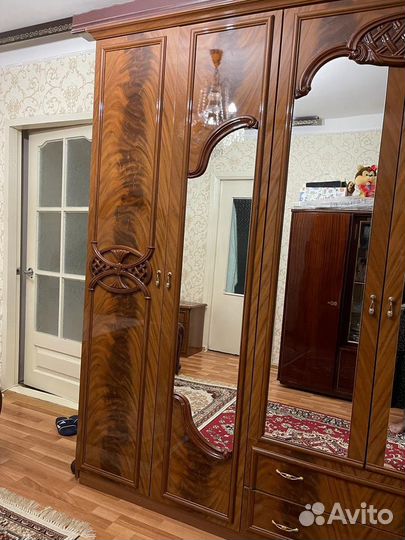 Спальный гарнитур