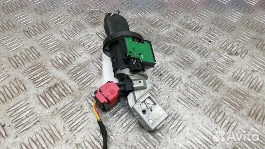 Замок зажигания renault clio 3 (YBE01J101)