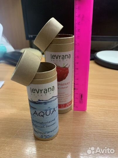 Пустые картонные футлярчики из-под косметики