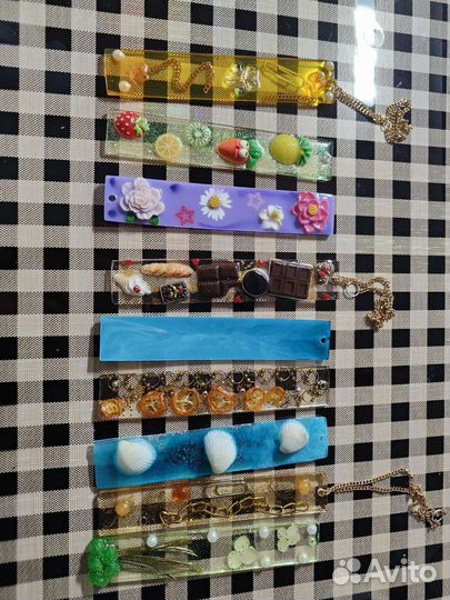 Закладки для книг и браслеты из эпоксидной смолы