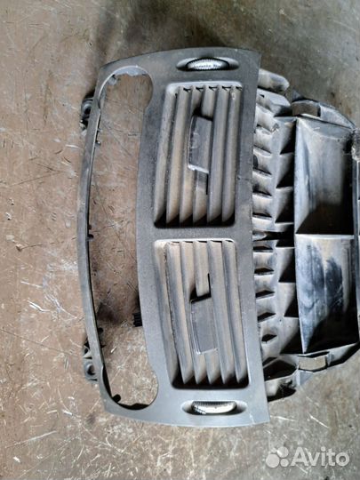 Дефлектор торпеды Mercedes W211