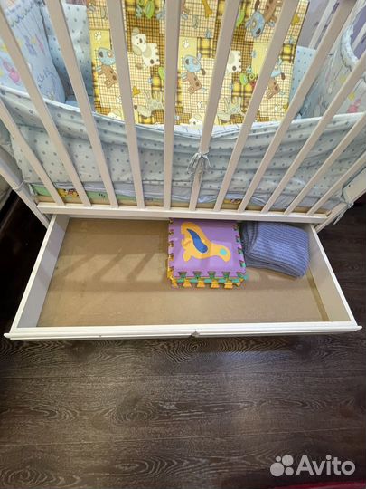 Детская деревяная кровать