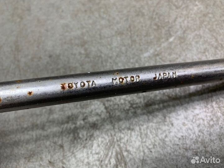 Ключ балонный Toyota Avensis T250 универсал 2.0