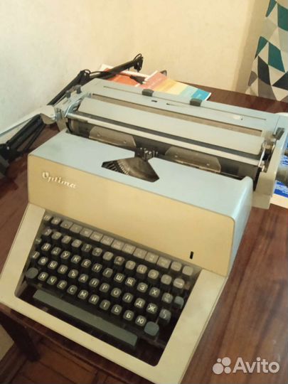 Печатная пишущая машинка