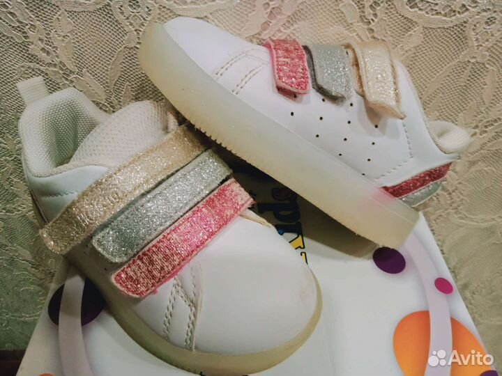 Кроссовки для девочки размер 22, Vicco бу