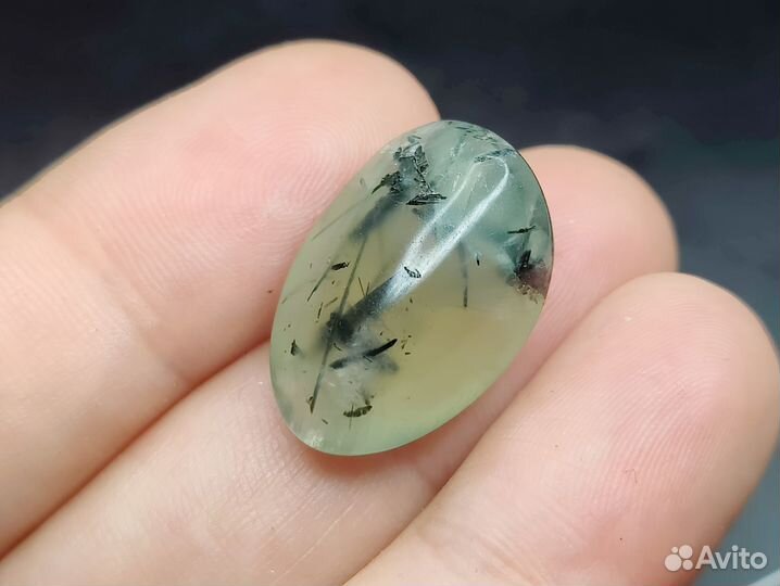 Пренит с включениями