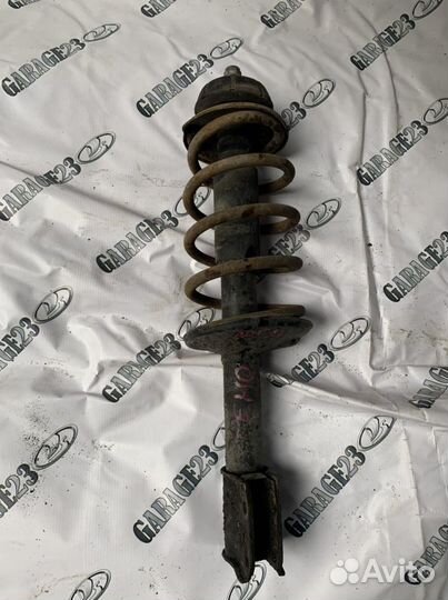 Стойки Рено логан левая